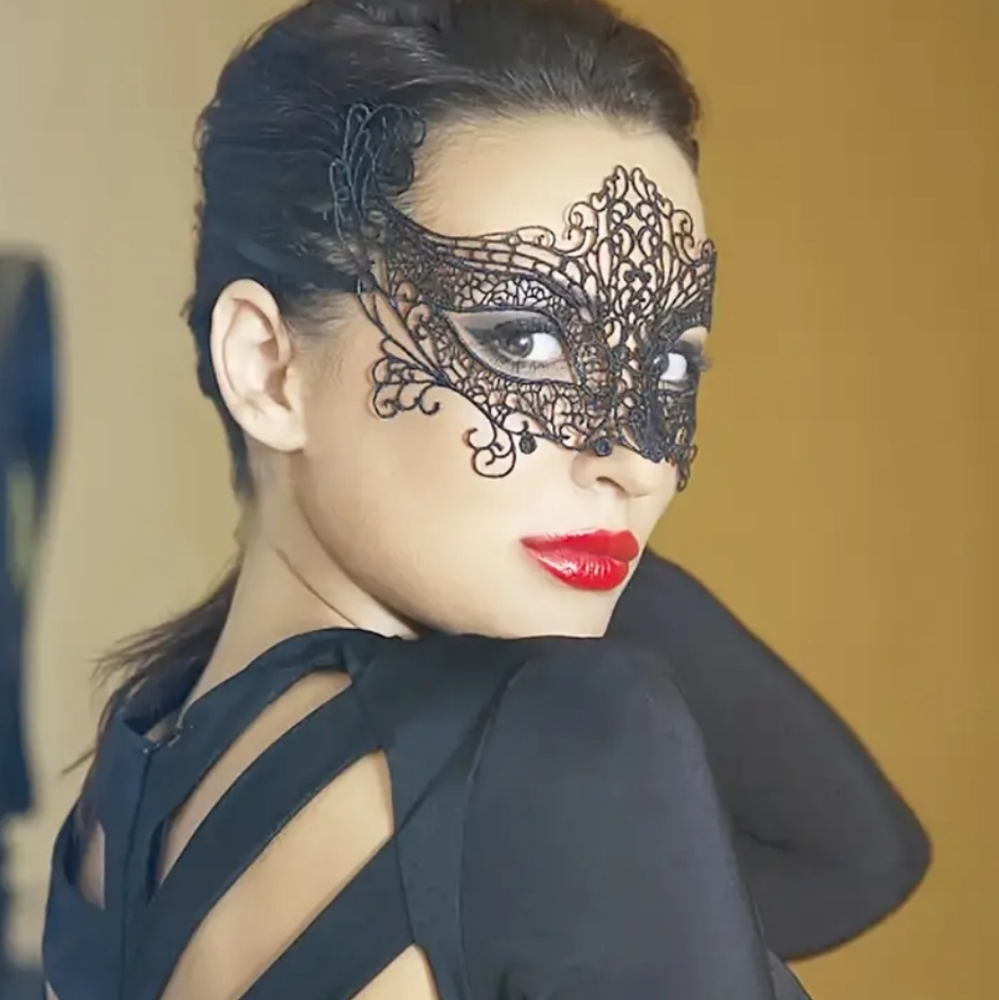 Masquerade Mask - Picture 4 of 16